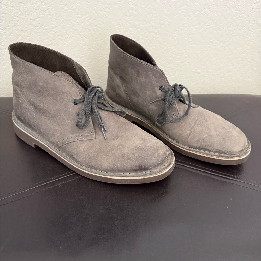 Men's Suede Chukka Boots in gray